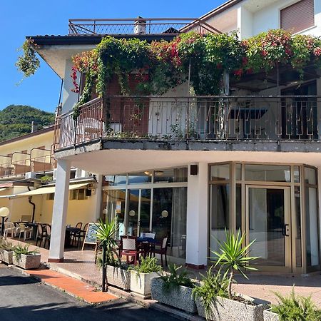 Village Bazzanega - Montagnoli Group Tremosine المظهر الخارجي الصورة